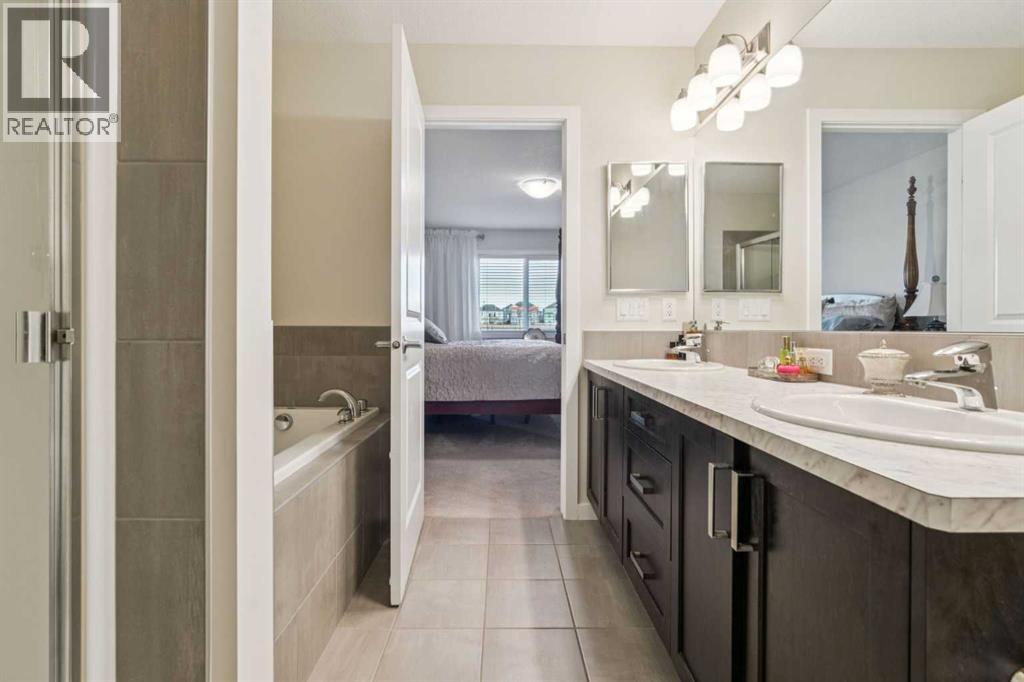 71 Mount Rae Heights, Okotoks, Alberta  T1S 0N7 - Photo 32 - A2272260