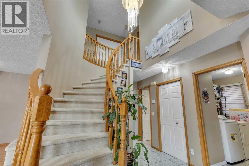 710 Coral Springs Boulevard Ne, Calgary, Alberta  T3J 3T3 - Photo 5 - A2278006