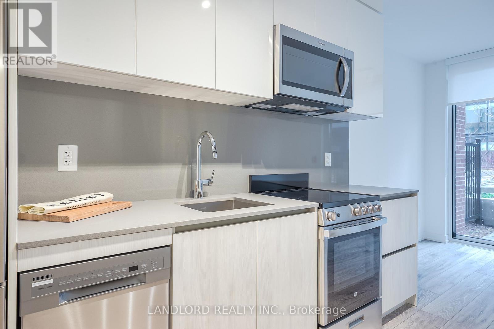 130 - 11 Maryport Avenue, Toronto, Ontario  M3M 0E1 - Photo 5 - W12685106