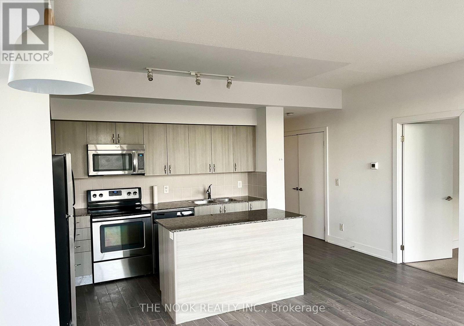 613 - 1638 Bloor Street W, Toronto, Ontario  M6P 0A6 - Photo 3 - W12685134