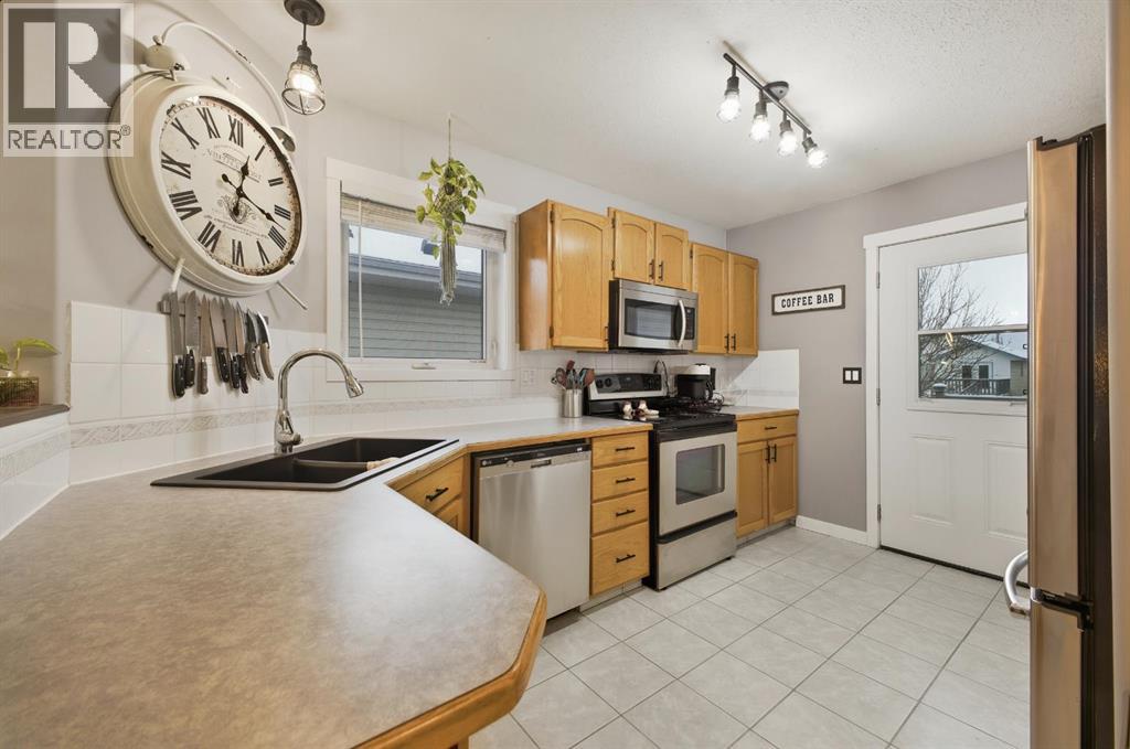 10 Halsall Street, Sylvan Lake, Alberta  T4S 1T4 - Photo 9 - A2273601