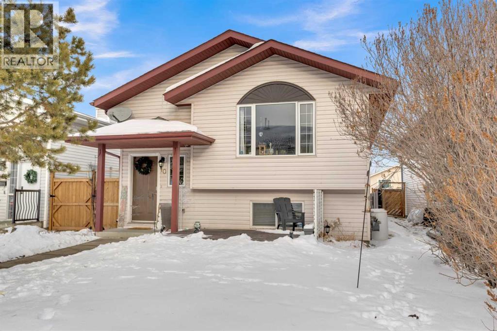 10 Halsall Street, Sylvan Lake, Alberta  T4S 1T4 - Photo 1 - A2273601