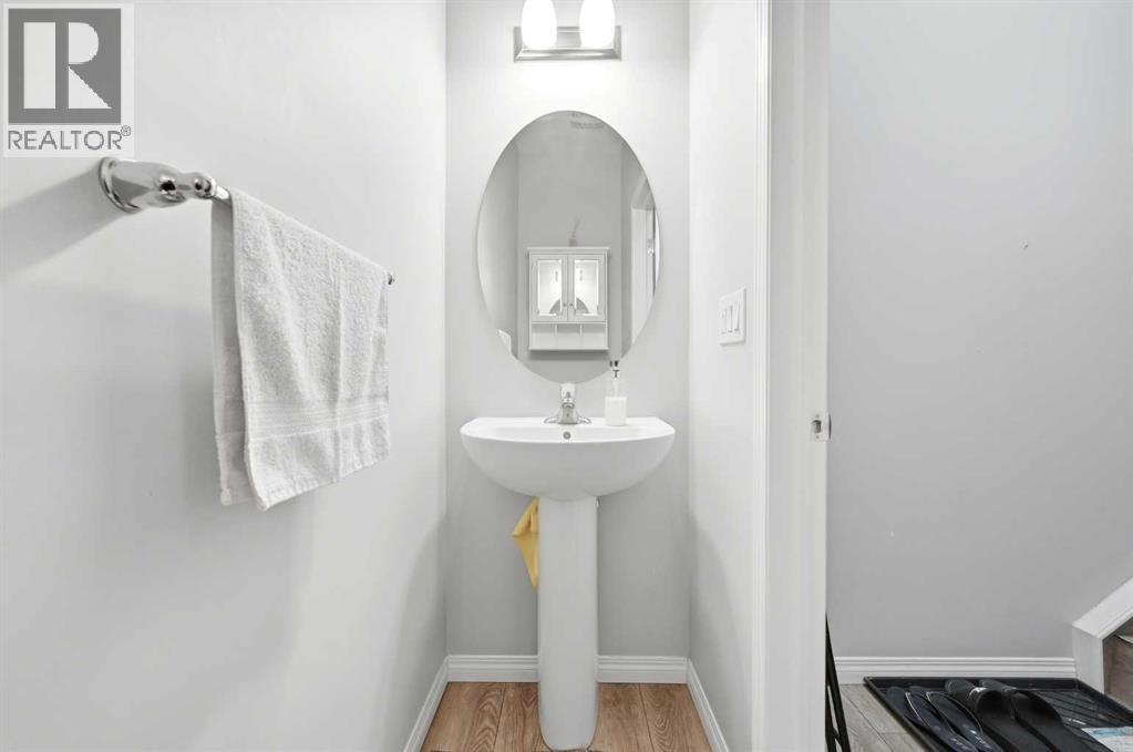 9 Osborne Link, Airdrie, Alberta  T4B 5E4 - Photo 33 - A2277275