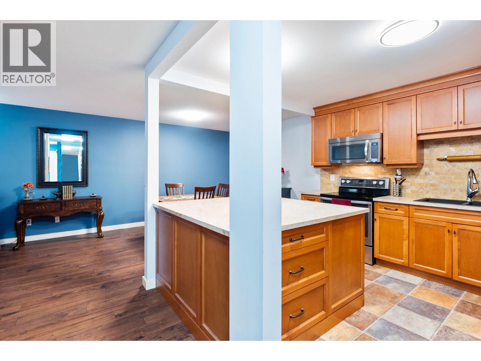 1055 Lawrence Avenue Unit# 206, Kelowna, British Columbia  V1Y 6M3 - Photo 3 - 10369886