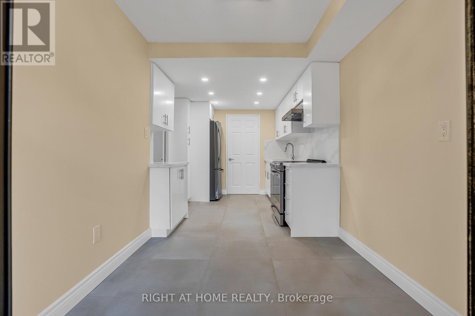 905 - 280 Simcoe Street, Toronto, Ontario  M5T 2Y5 - Photo 12 - C12685132