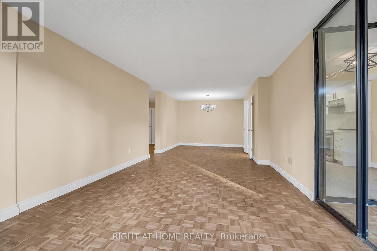 905 - 280 Simcoe Street, Toronto, Ontario  M5T 2Y5 - Photo 15 - C12685132