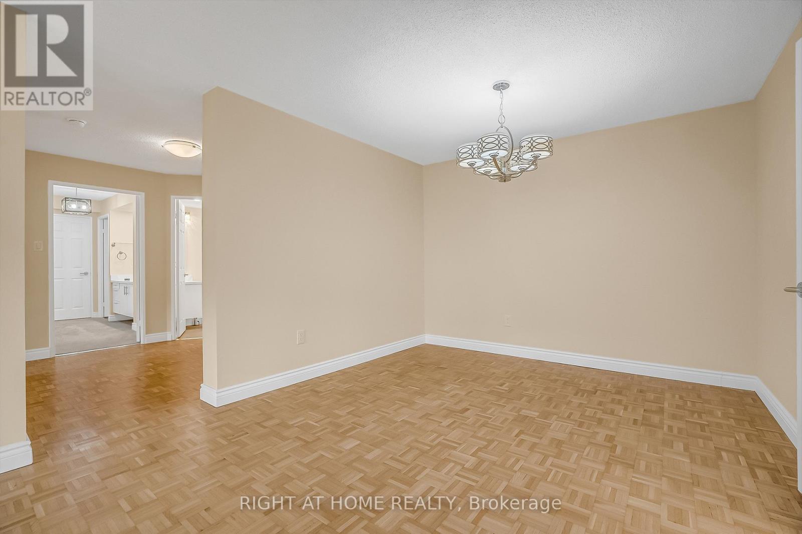 905 - 280 Simcoe Street, Toronto, Ontario  M5T 2Y5 - Photo 18 - C12685132