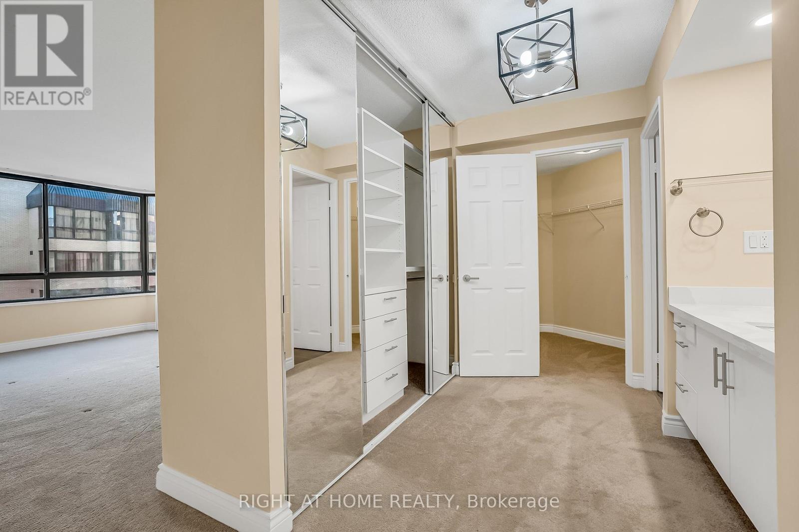 905 - 280 Simcoe Street, Toronto, Ontario  M5T 2Y5 - Photo 26 - C12685132