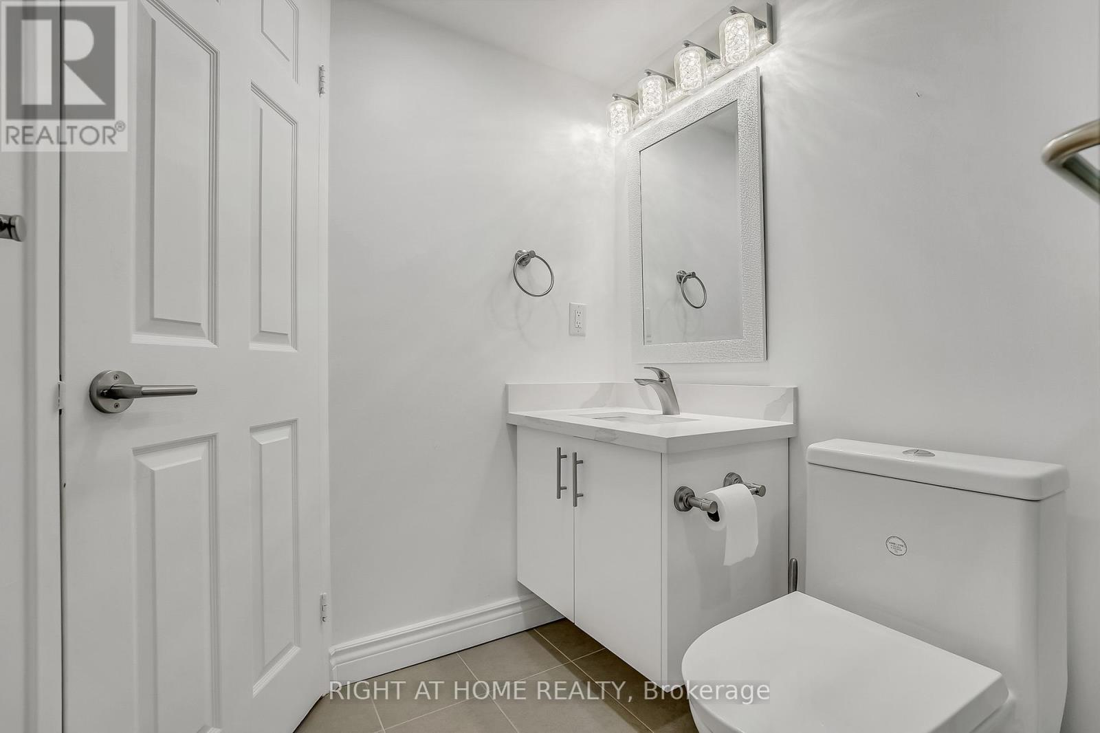 905 - 280 Simcoe Street, Toronto, Ontario  M5T 2Y5 - Photo 33 - C12685132