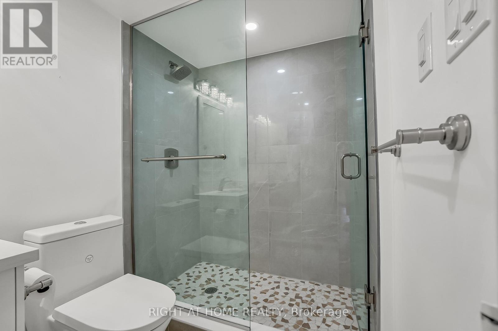 905 - 280 Simcoe Street, Toronto, Ontario  M5T 2Y5 - Photo 34 - C12685132