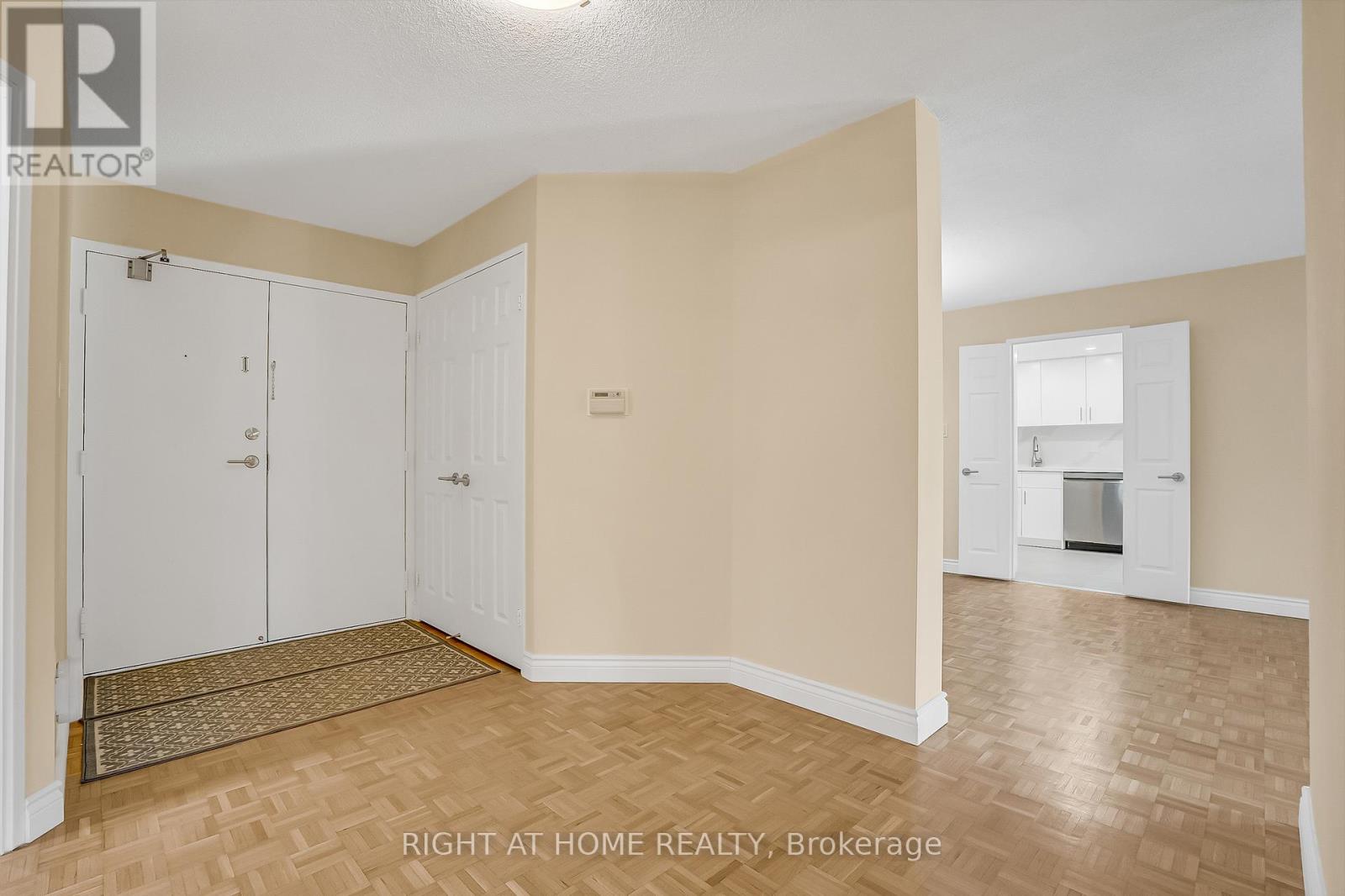 905 - 280 Simcoe Street, Toronto, Ontario  M5T 2Y5 - Photo 7 - C12685132