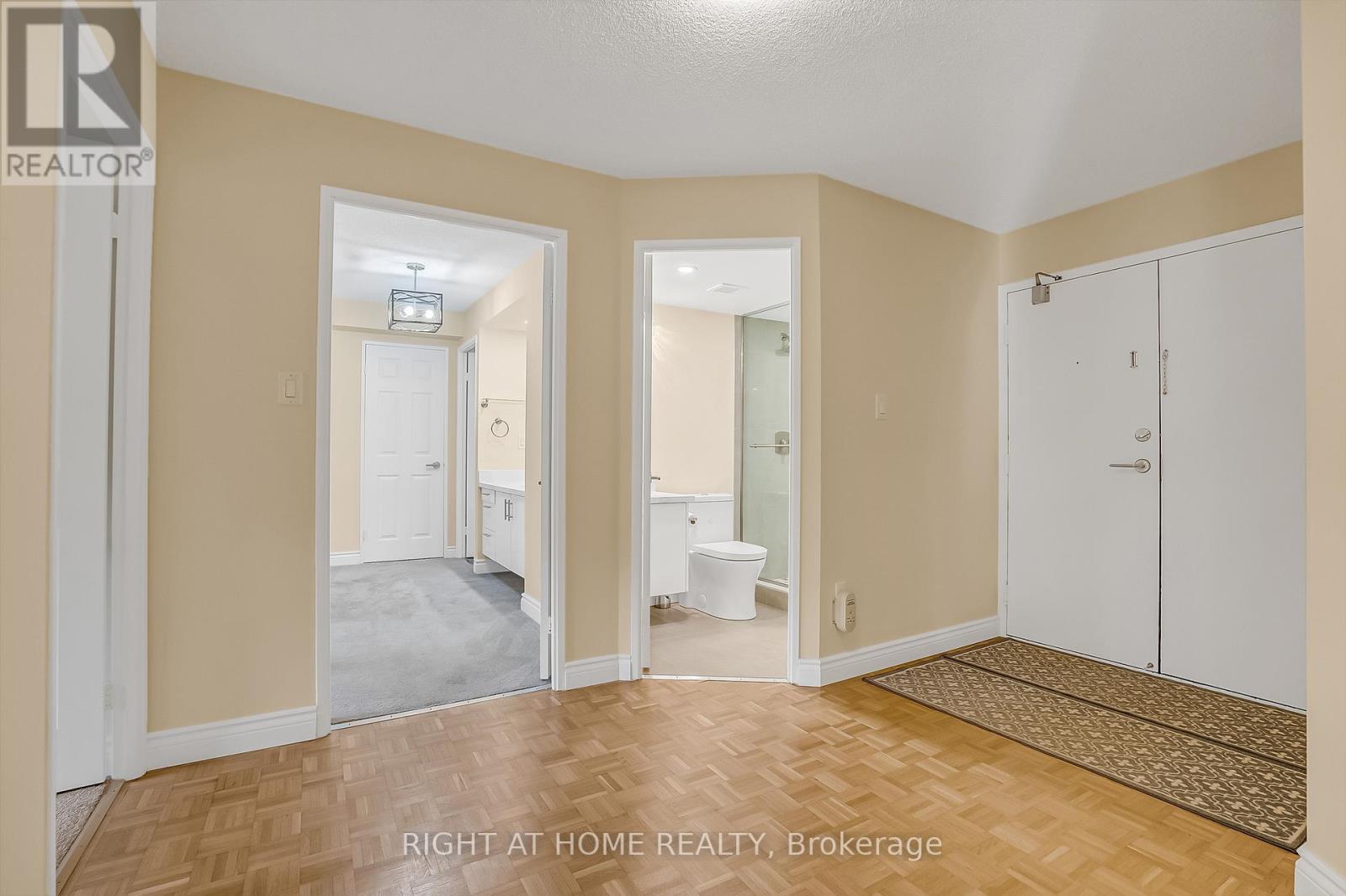 905 - 280 Simcoe Street, Toronto, Ontario  M5T 2Y5 - Photo 8 - C12685132