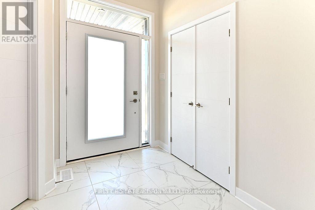 964 Acoustic Way, Ottawa, Ontario  K4M 0R1 - Photo 4 - X12685136