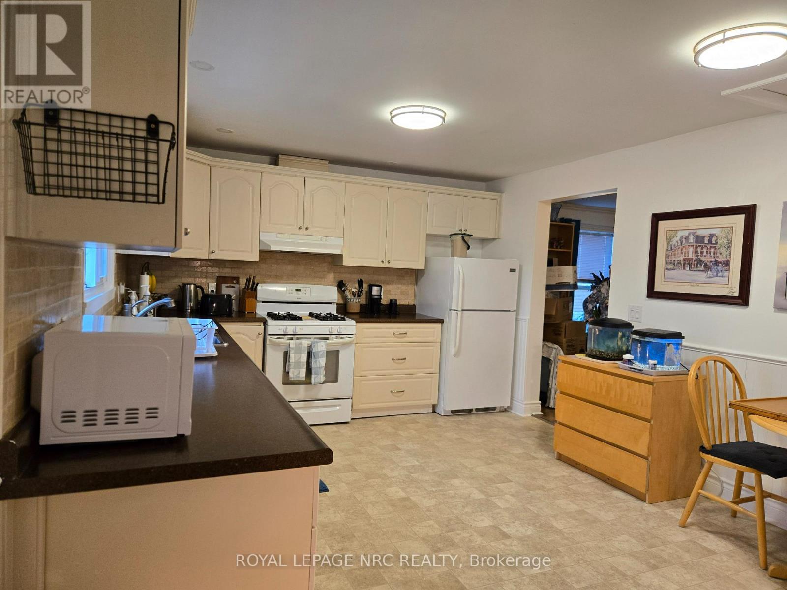 259 Wellington Street, Port Colborne, Ontario  L3K 2K4 - Photo 2 - X12685140