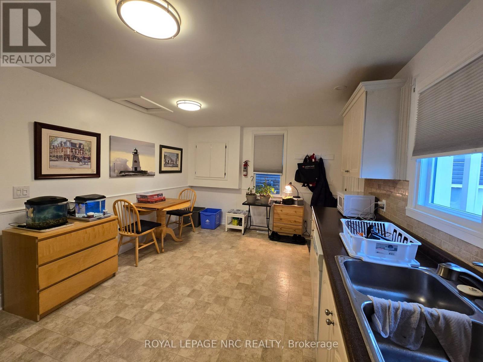 259 Wellington Street, Port Colborne, Ontario  L3K 2K4 - Photo 3 - X12685140