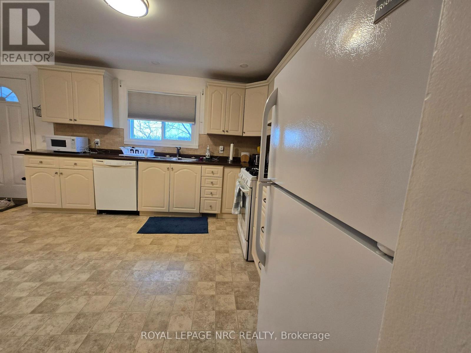 259 Wellington Street, Port Colborne, Ontario  L3K 2K4 - Photo 4 - X12685140