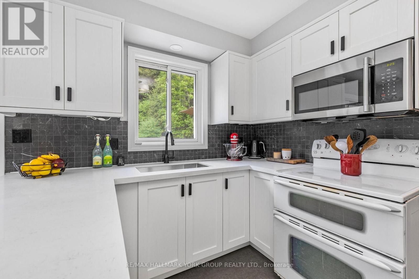 14 Anchor Court, East Gwillimbury, Ontario  L9N 1G1 - Photo 17 - N12685150