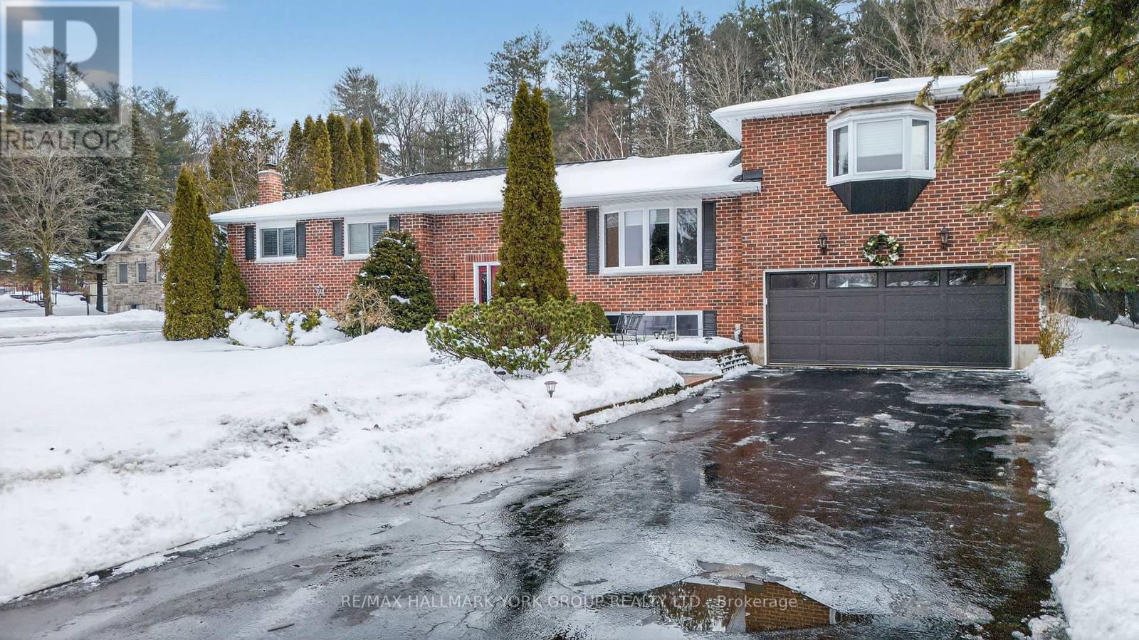 14 Anchor Court, East Gwillimbury, Ontario  L9N 1G1 - Photo 2 - N12685150