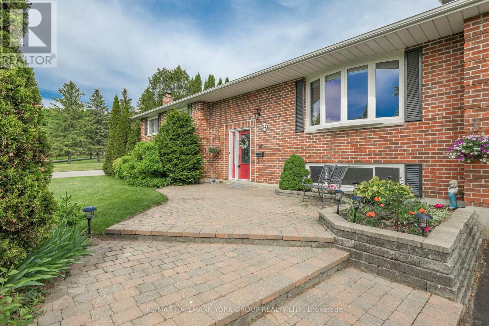 14 Anchor Court, East Gwillimbury, Ontario  L9N 1G1 - Photo 8 - N12685150