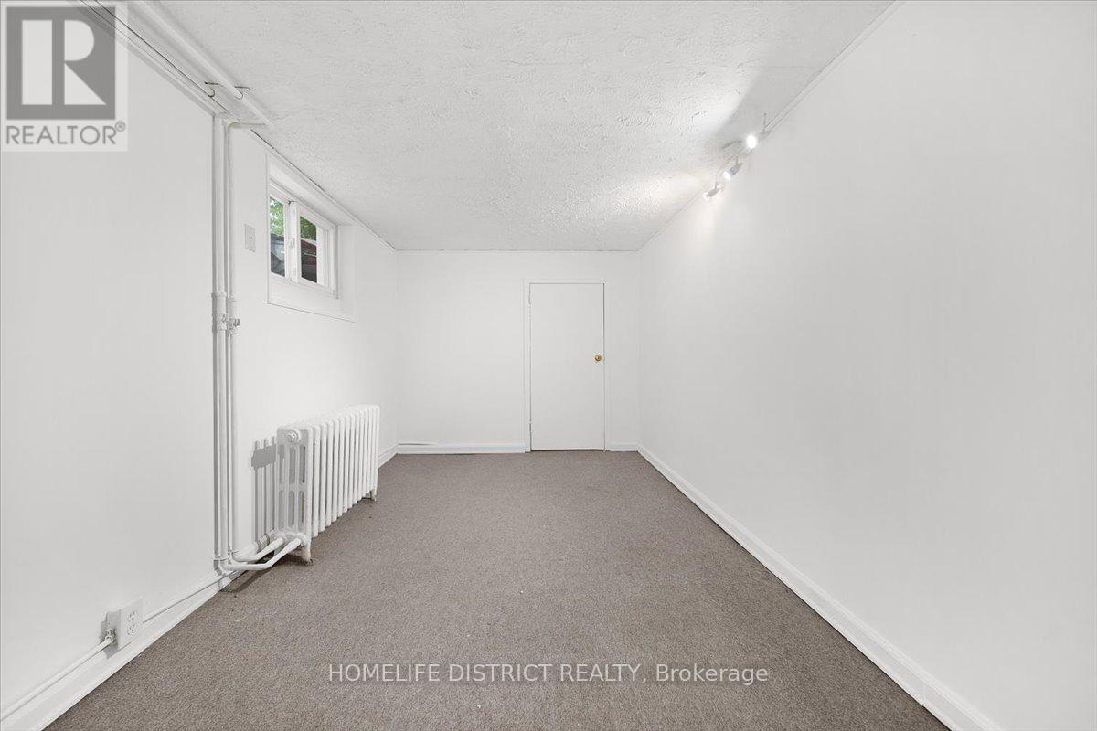 2055 Eglinton Avenue W, Toronto, Ontario  M6E 2K4 - Photo 23 - W12685138