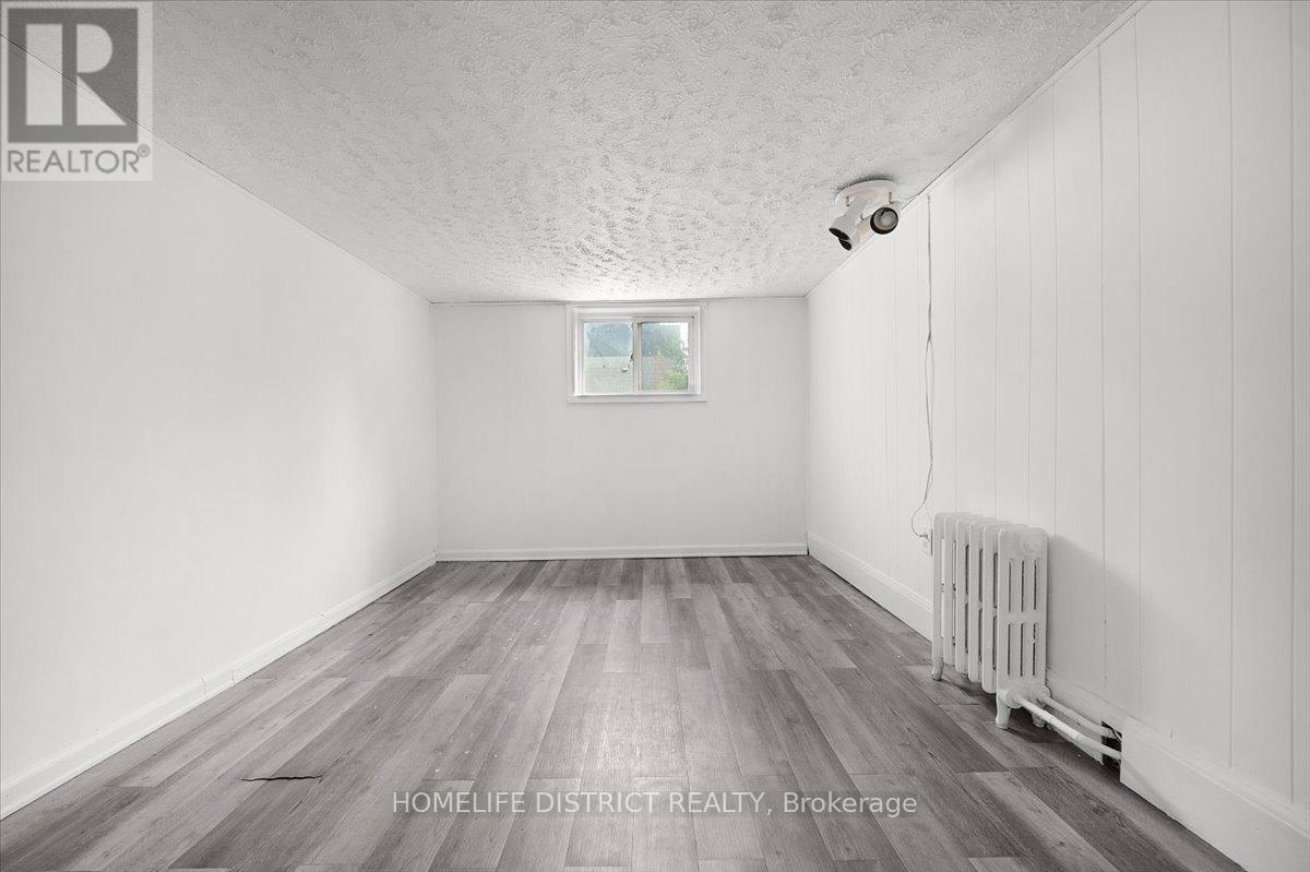 2055 Eglinton Avenue W, Toronto, Ontario  M6E 2K4 - Photo 25 - W12685138