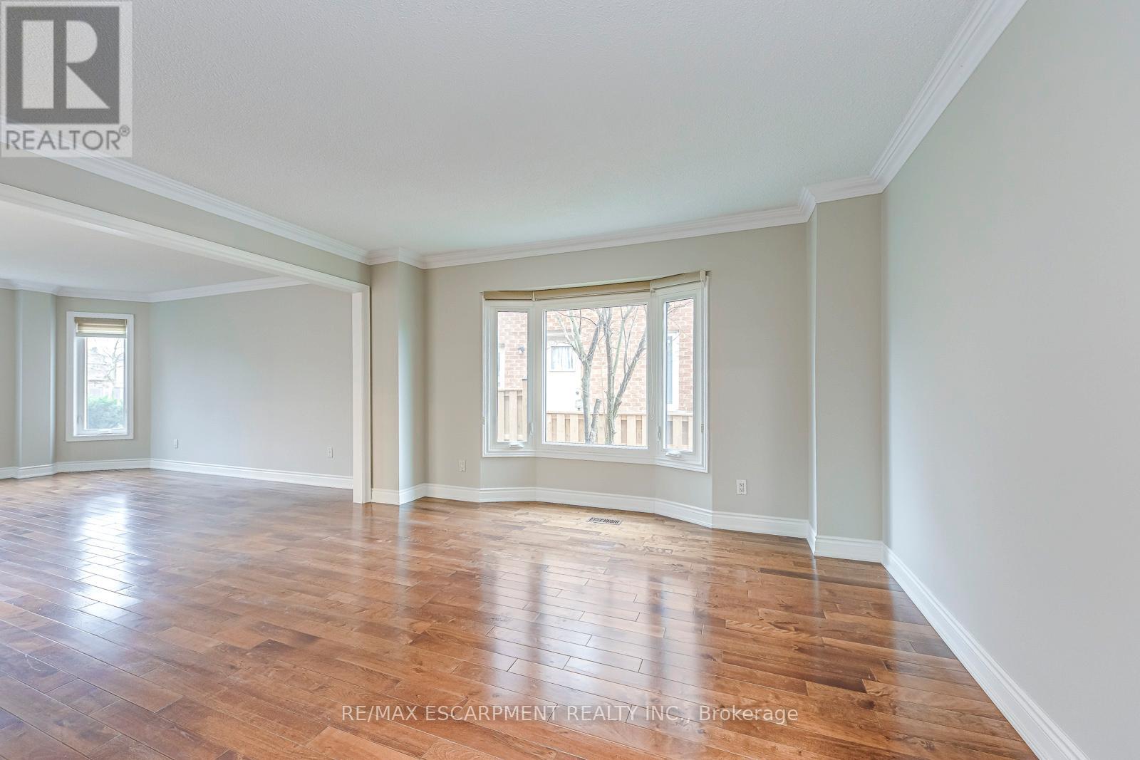 1362 Pilgrims Way, Oakville, Ontario  L6M 2W4 - Photo 11 - W12685148