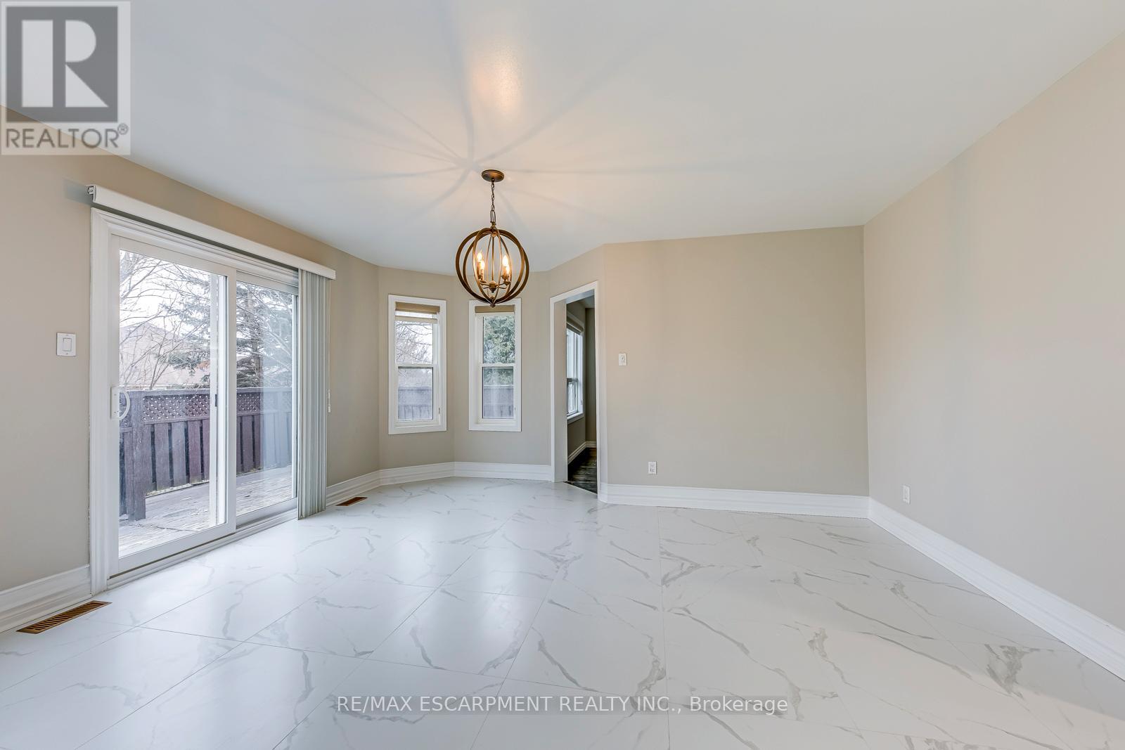 1362 Pilgrims Way, Oakville, Ontario  L6M 2W4 - Photo 14 - W12685148