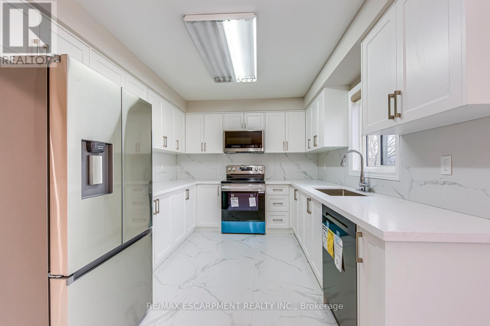 1362 Pilgrims Way, Oakville, Ontario  L6M 2W4 - Photo 16 - W12685148