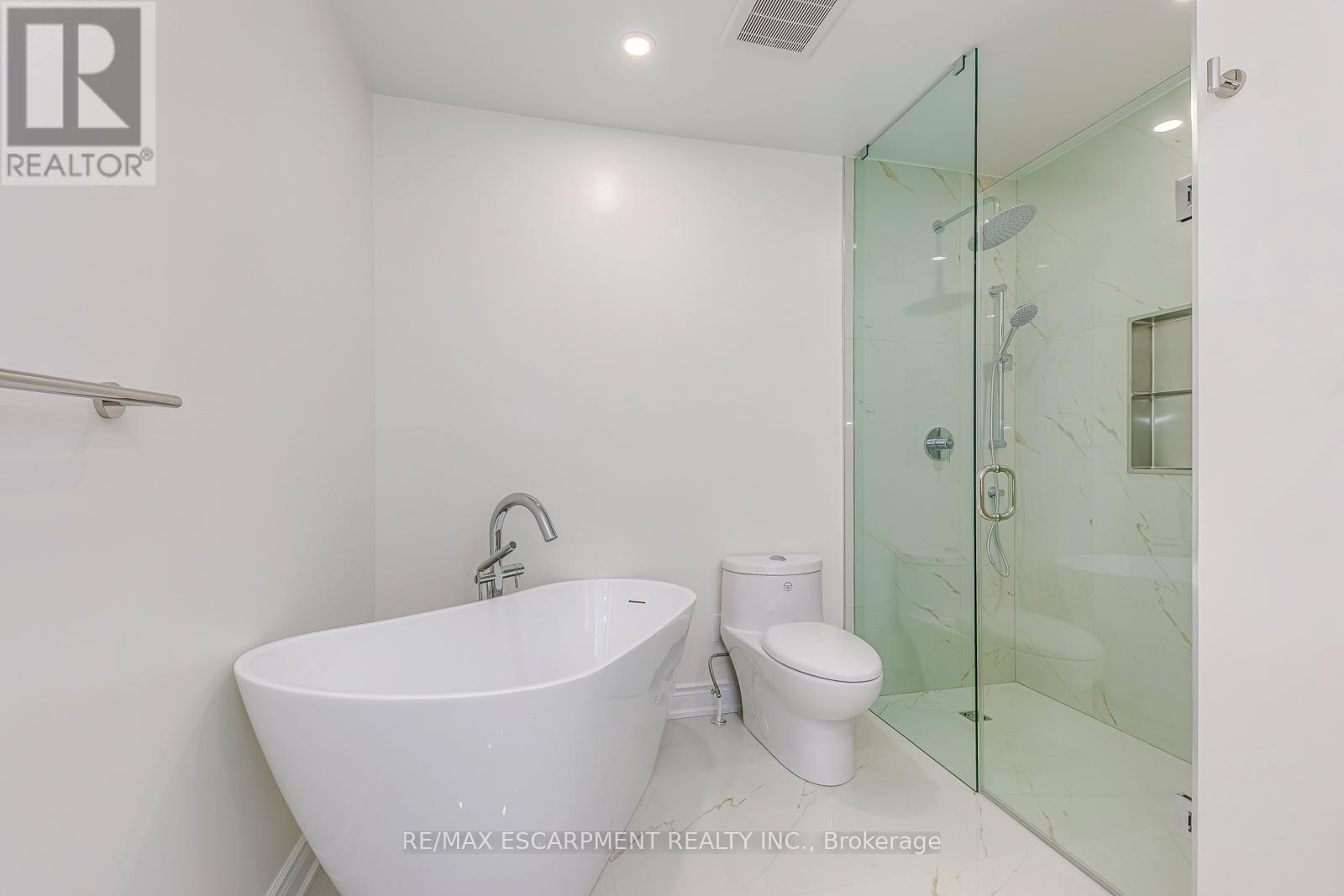 1362 Pilgrims Way, Oakville, Ontario  L6M 2W4 - Photo 32 - W12685148