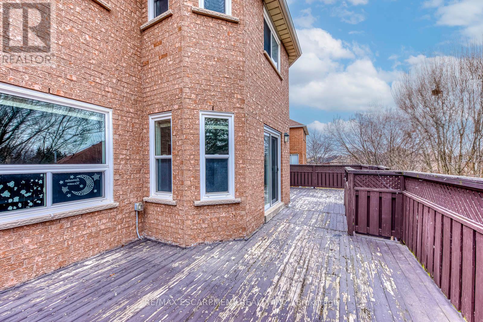 1362 Pilgrims Way, Oakville, Ontario  L6M 2W4 - Photo 44 - W12685148