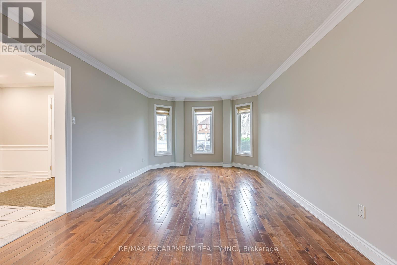 1362 Pilgrims Way, Oakville, Ontario  L6M 2W4 - Photo 6 - W12685148