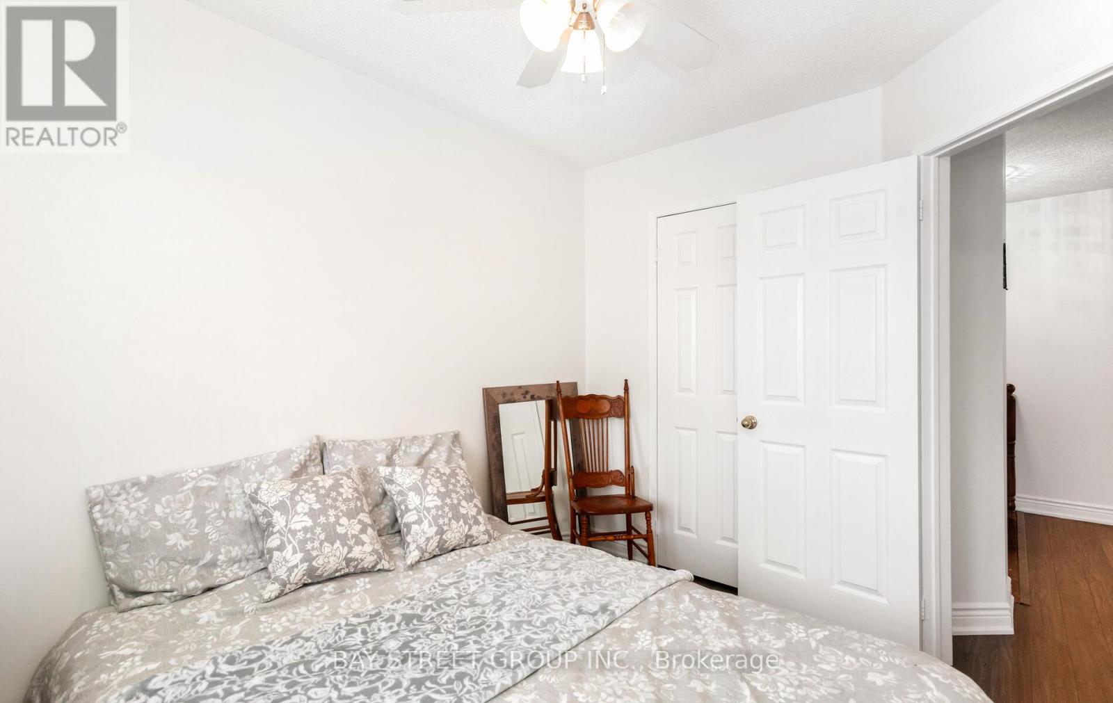 1104 Davis Lane, Milton, Ontario  L9T 5P9 - Photo 3 - W12685156