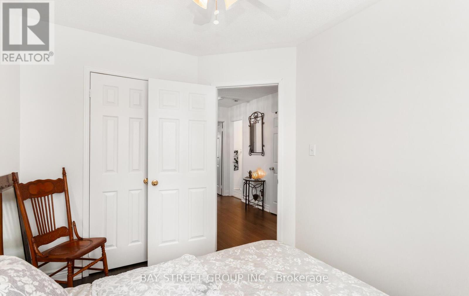 1104 Davis Lane, Milton, Ontario  L9T 5P9 - Photo 8 - W12685156