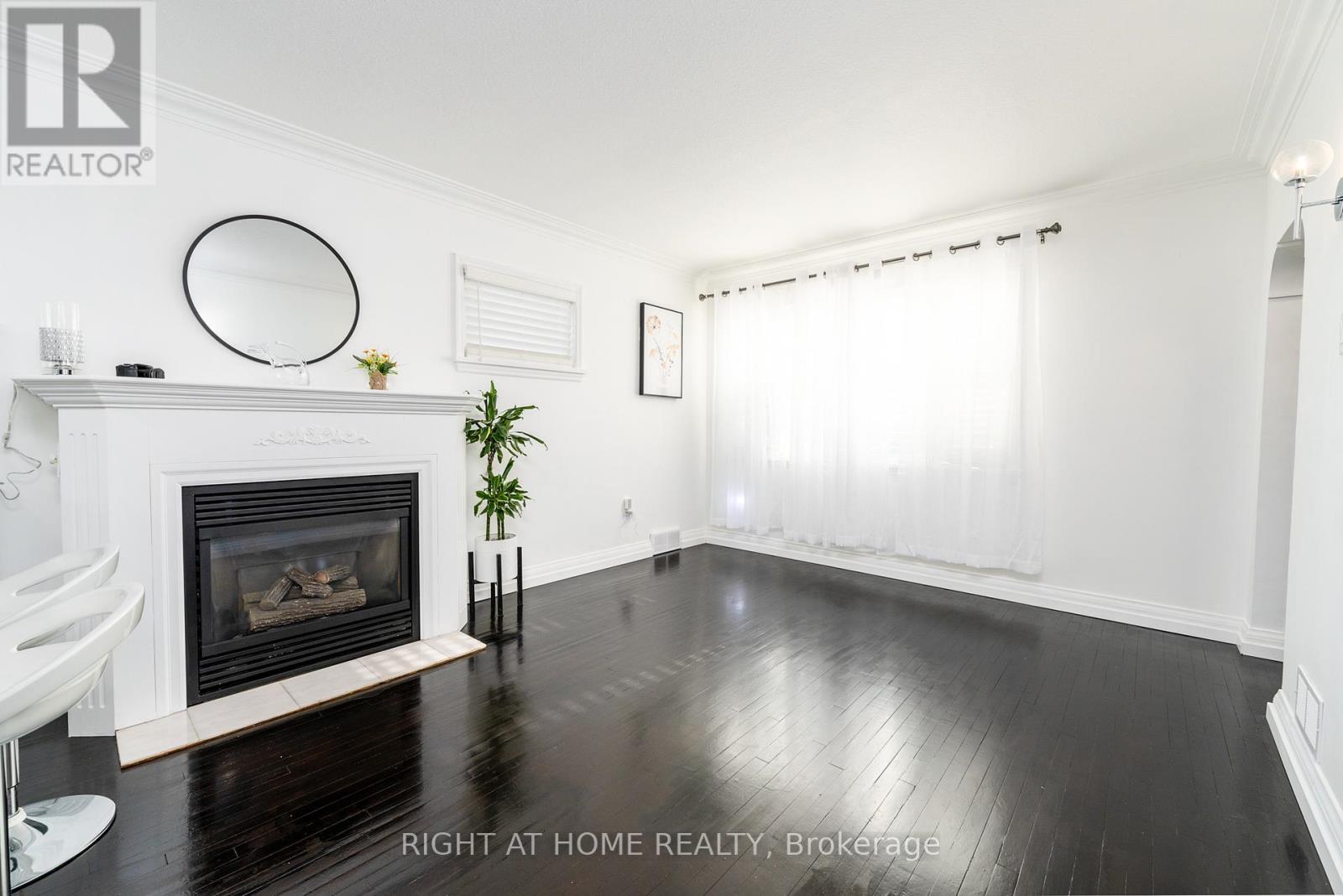 105 Glenridge Avenue, St. Catharines, Ontario  L2R 4X5 - Photo 38 - X12685144