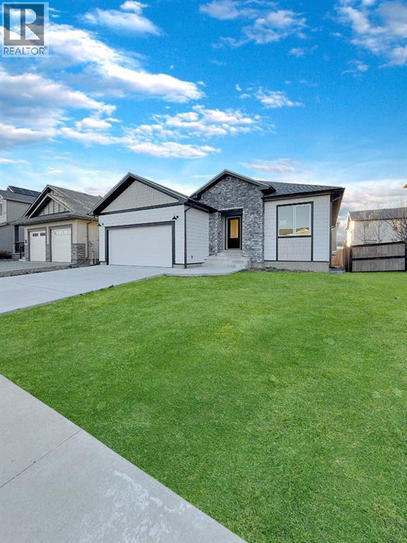 12 Northlander Way W, Lethbridge, Alberta  T1J 4S7 - Photo 3 - A2277926