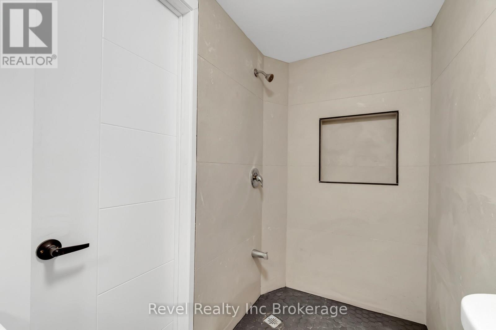 241 Charles Street W, Ingersoll, Ontario  N5C 2M5 - Photo 27 - X12685162