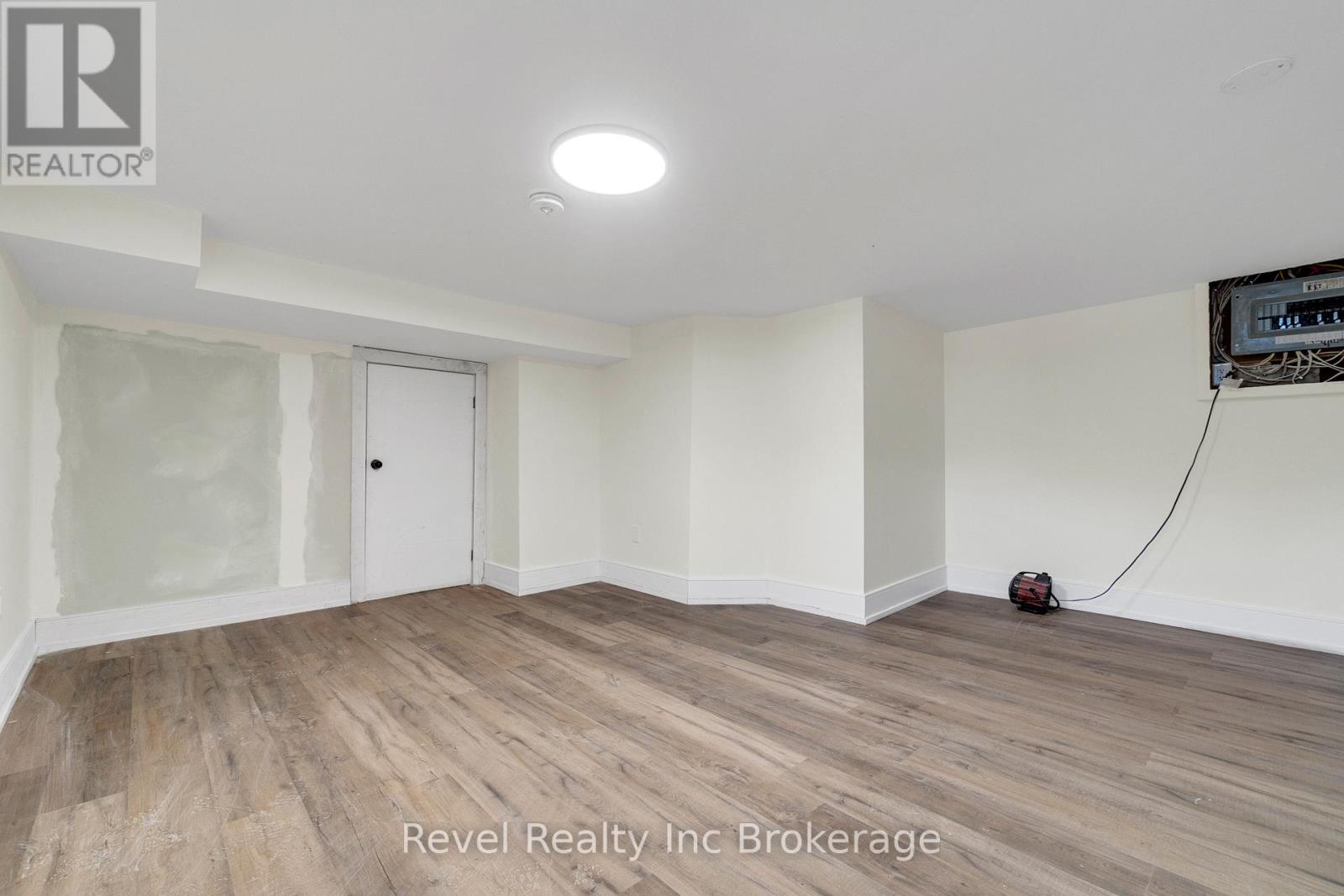 241 Charles Street W, Ingersoll, Ontario  N5C 2M5 - Photo 33 - X12685162