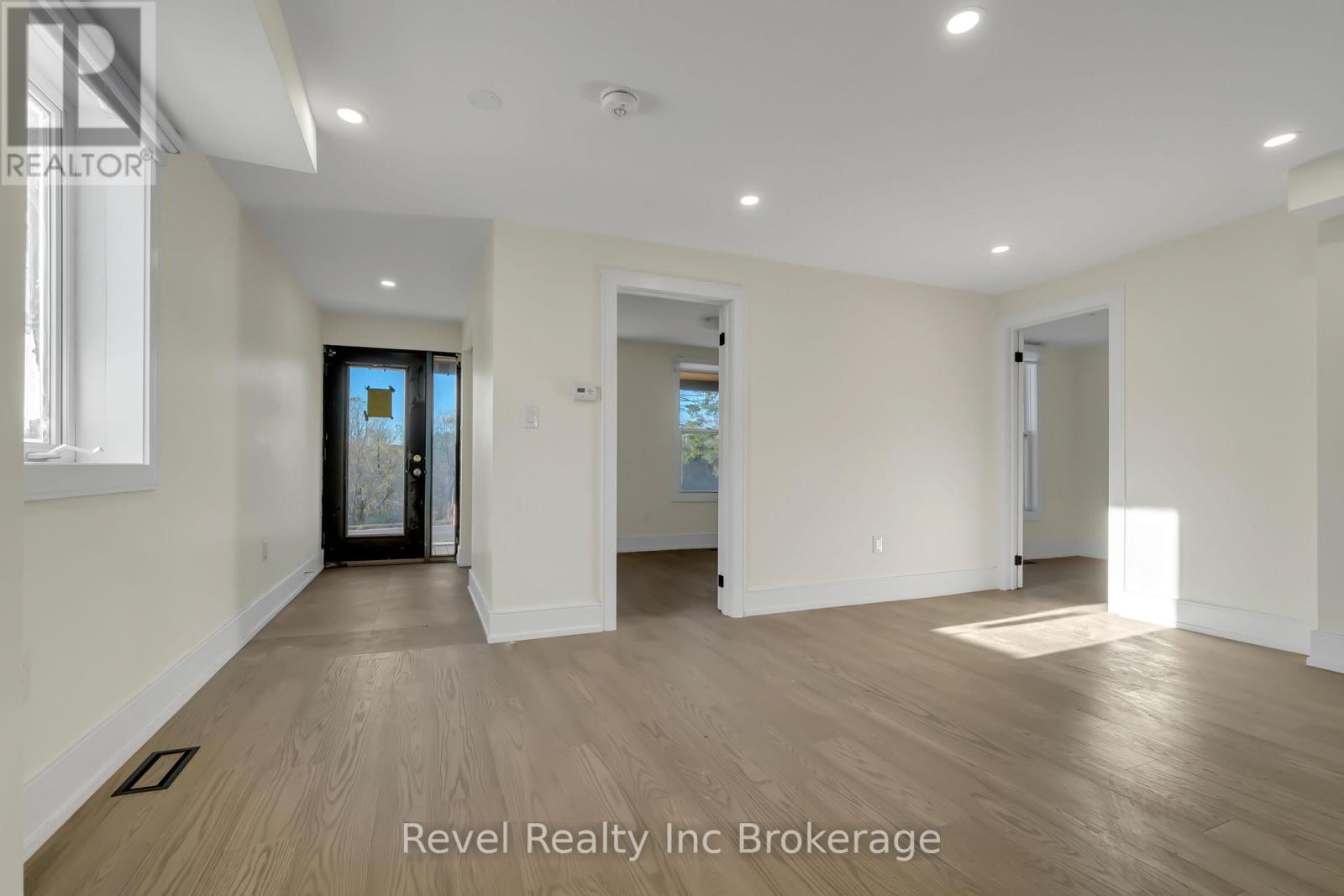 241 Charles Street W, Ingersoll, Ontario  N5C 2M5 - Photo 7 - X12685162