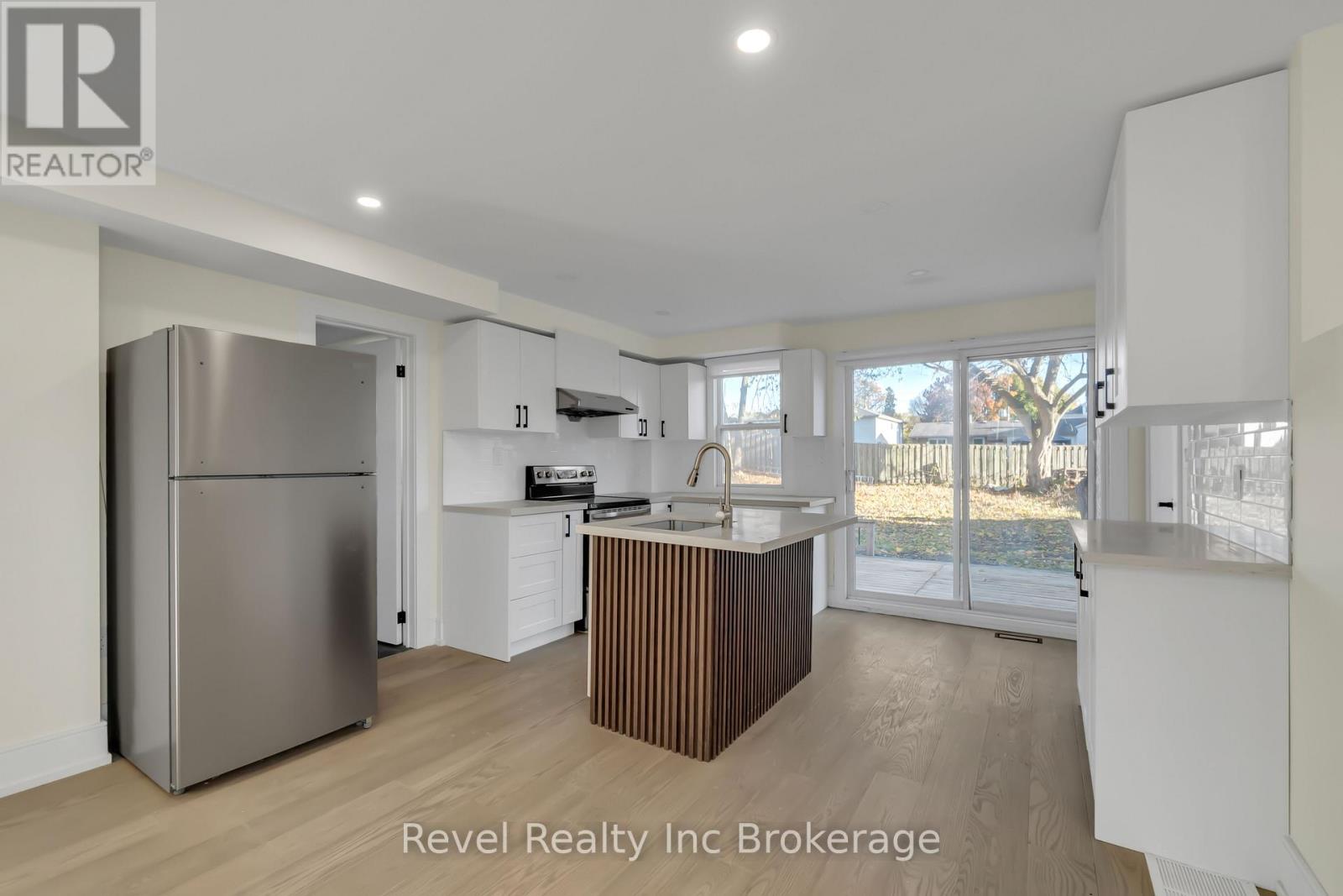 241 Charles Street W, Ingersoll, Ontario  N5C 2M5 - Photo 9 - X12685162