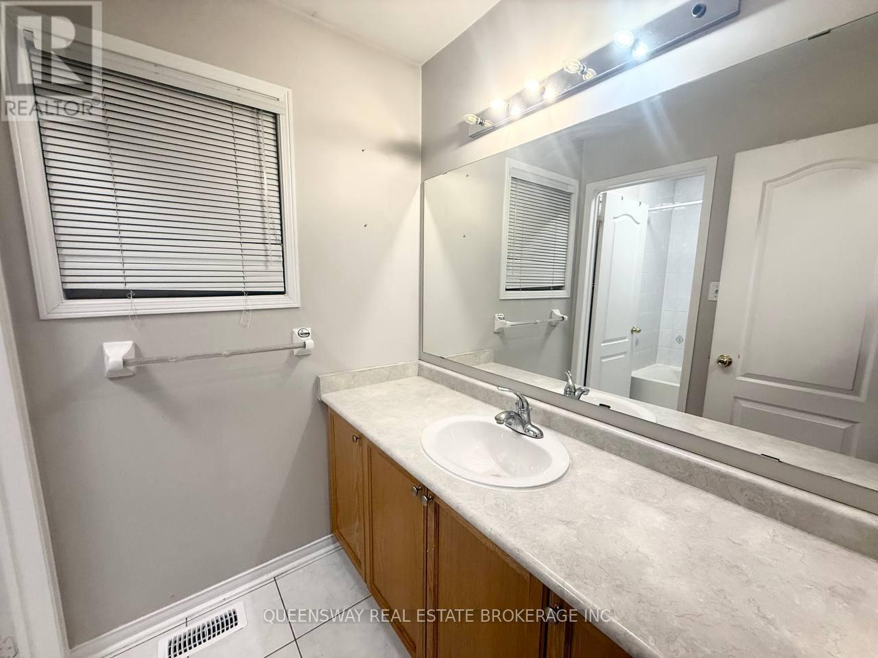 85 Botavia Downs N, Brampton, Ontario  L7A 3R5 - Photo 17 - W12684786