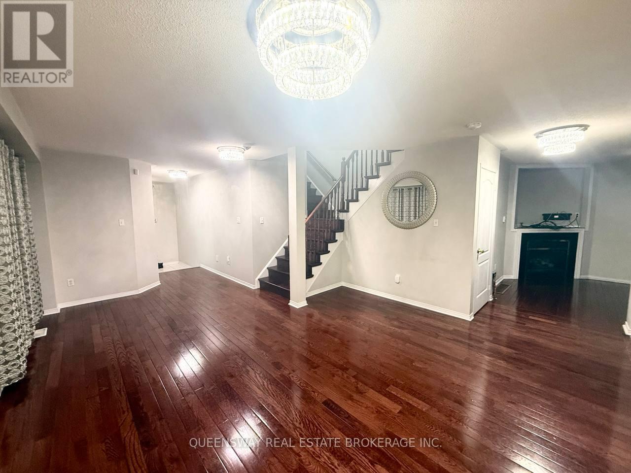 85 Botavia Downs N, Brampton, Ontario  L7A 3R5 - Photo 5 - W12684786