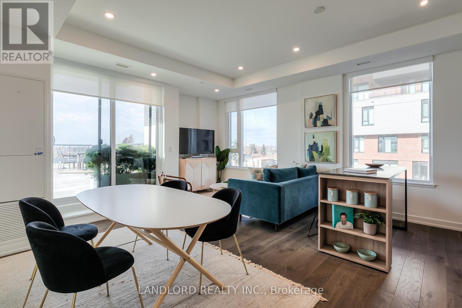 335 - 11 Maryport Avenue, Toronto (Downsview-Roding-Cfb), Ontario  M3M 0E1 - Photo 3 - W12685164