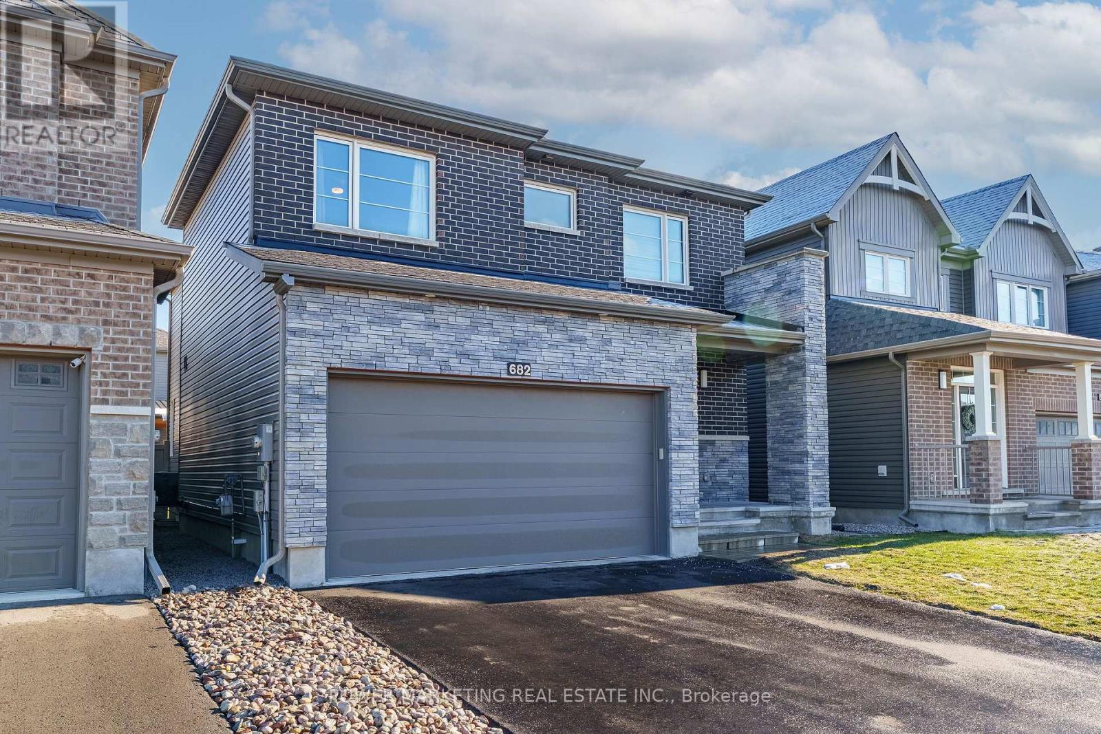 682 Jerome Jodoin Drive, Ottawa, Ontario  K4A 1G7 - Photo 2 - X12685182