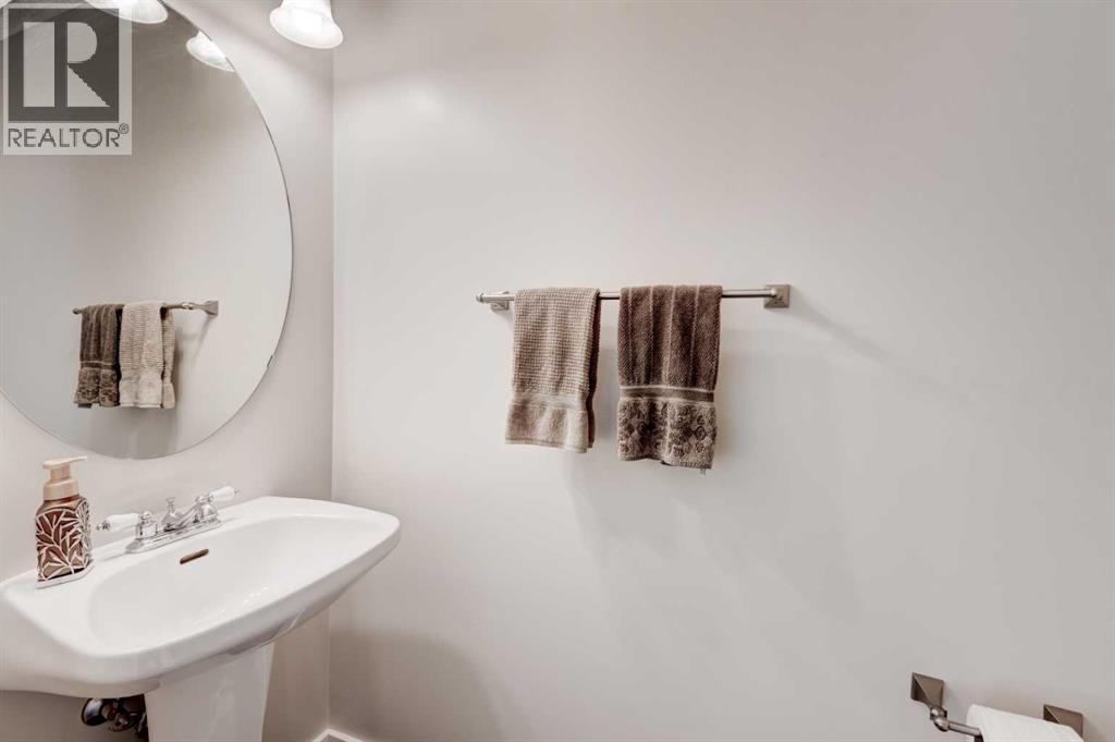 45 Cougarstone Place Sw, Calgary, Alberta  T3H 4W8 - Photo 13 - A2278265