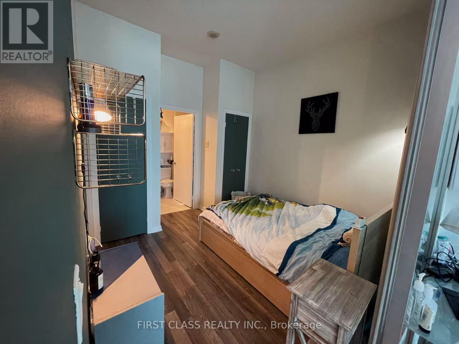 1827 - 111 Elizabeth Street, Toronto, Ontario  M5G 1P7 - Photo 7 - C12685186