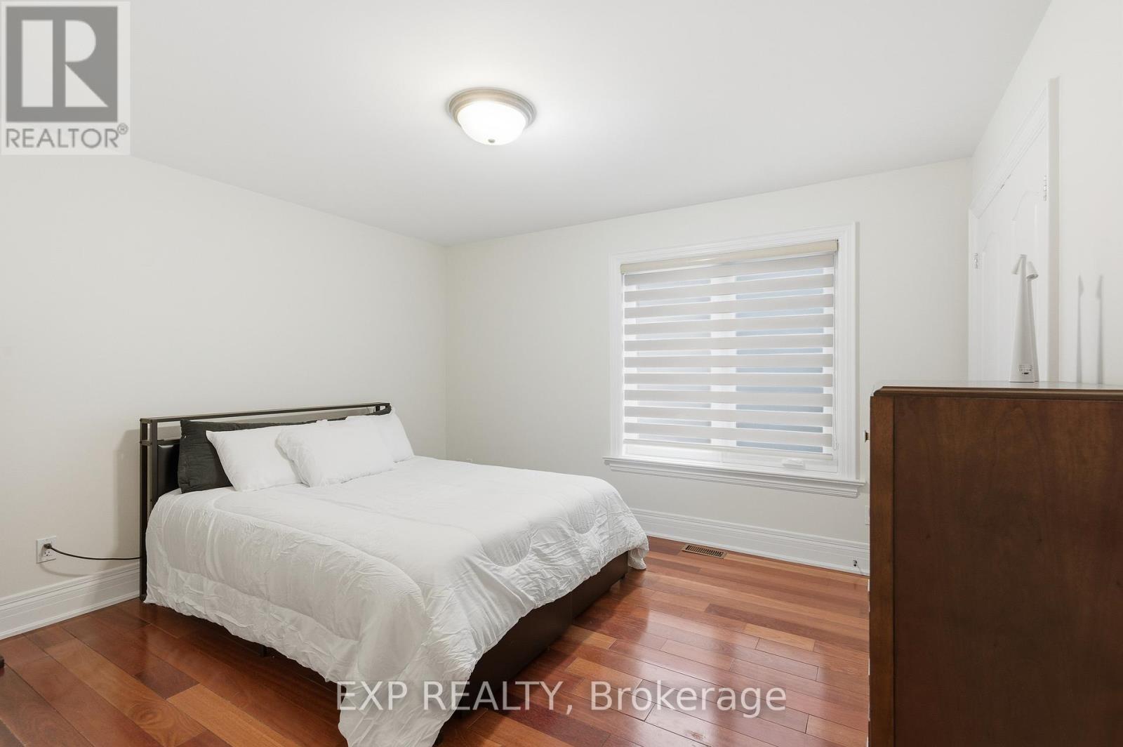 1357 Alexandra Avenue, Mississauga, Ontario  L5E 2A8 - Photo 21 - W12656240