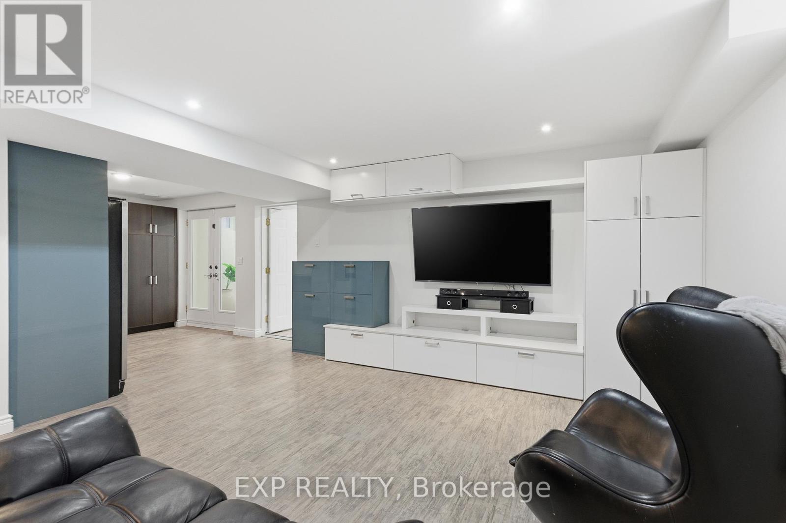 1357 Alexandra Avenue, Mississauga, Ontario  L5E 2A8 - Photo 25 - W12656240