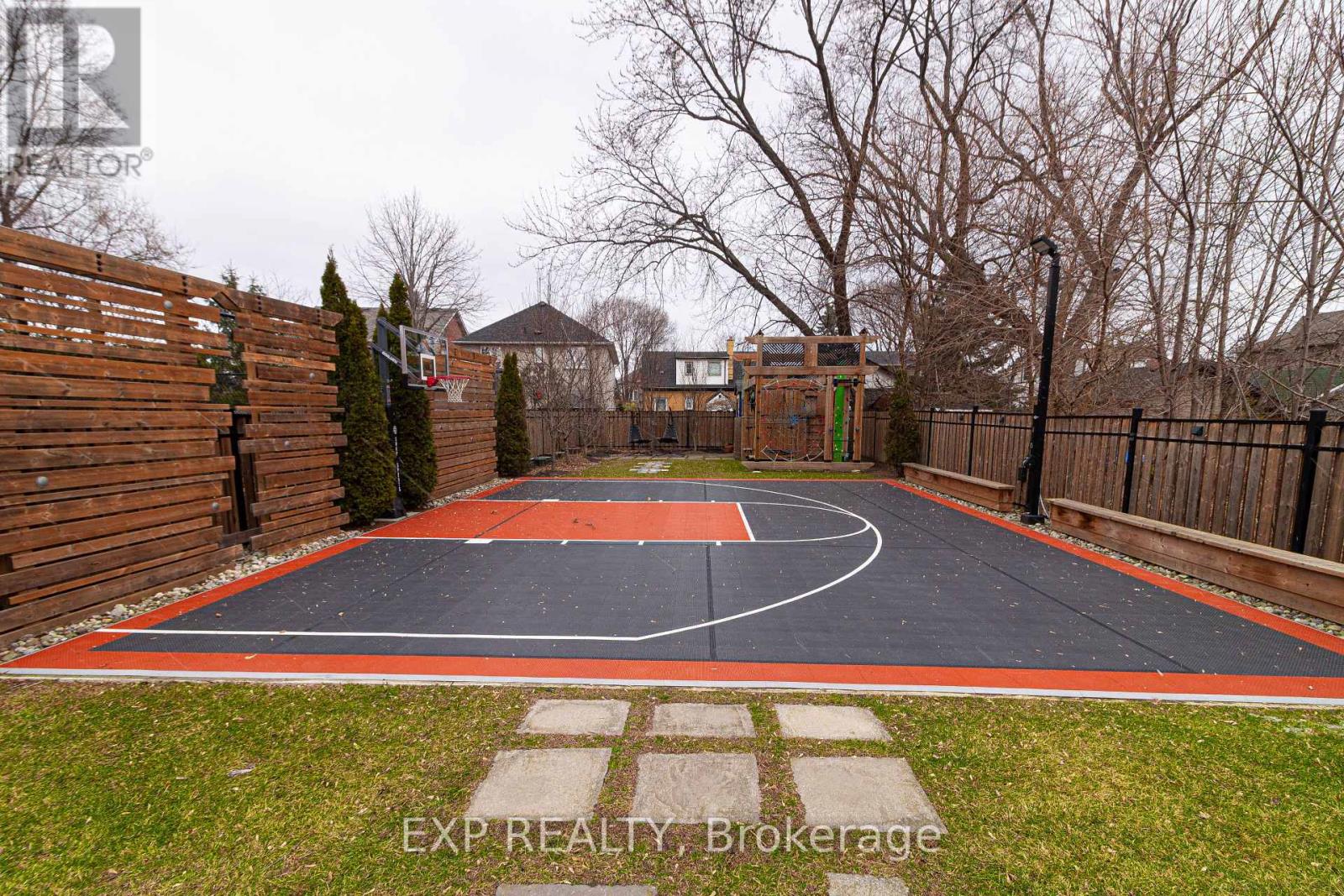 1357 Alexandra Avenue, Mississauga, Ontario  L5E 2A8 - Photo 36 - W12656240