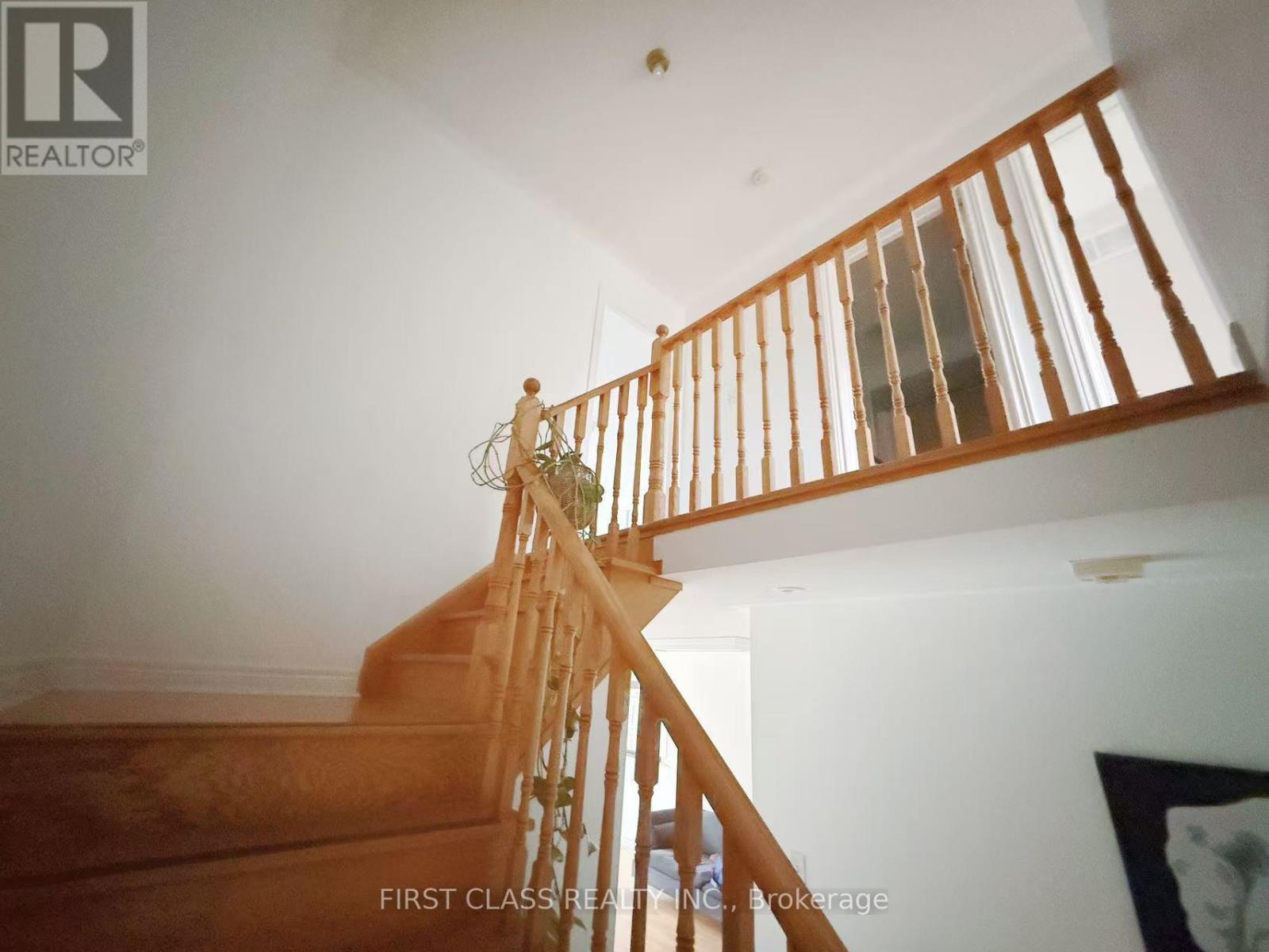 3892 Manatee Way, Mississauga, Ontario  L5M 6P7 - Photo 7 - W12679682