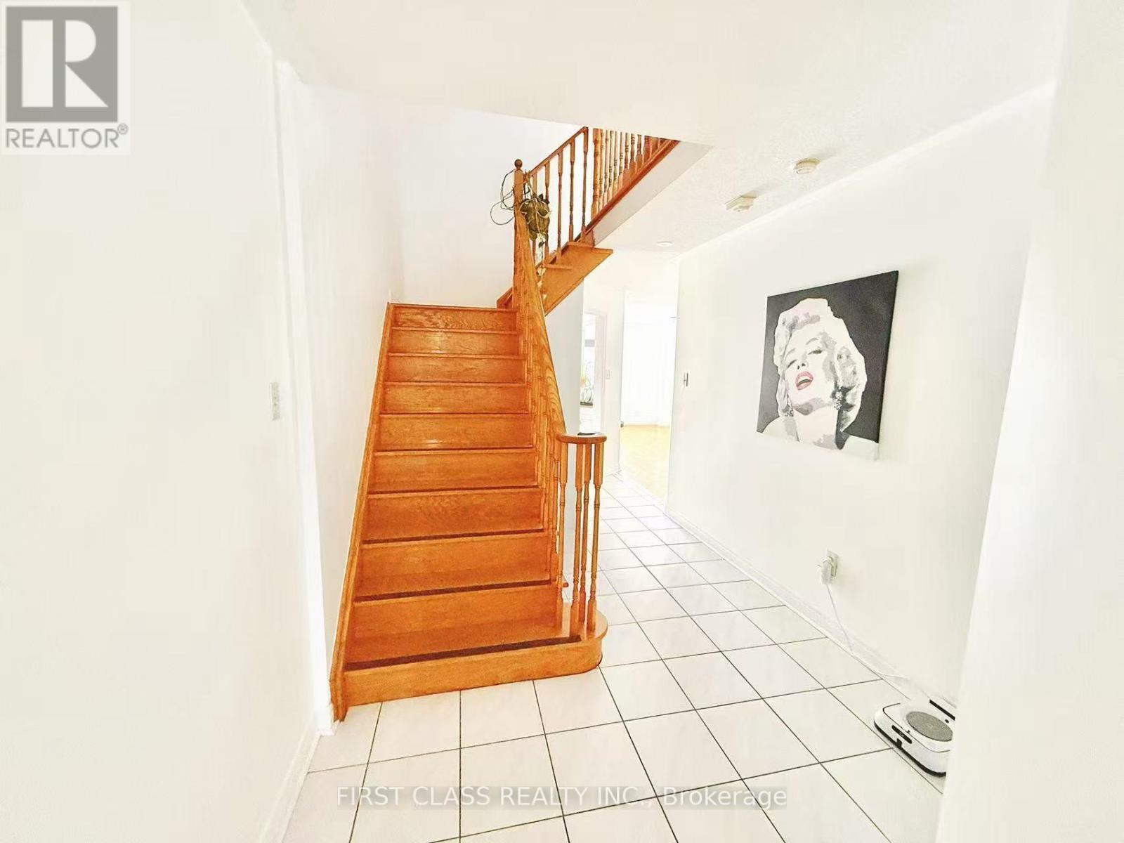 3892 Manatee Way, Mississauga, Ontario  L5M 6P7 - Photo 2 - W12679682